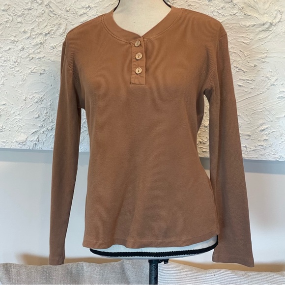 🔥CLEARANCE🔥 Mate the Label Organic Cotton Thermal Henley Top Long Sleeve Camel - Picture 2 of 10